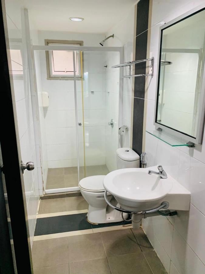 Likas Square - Kk Spacious Homestay 亞庇 外观 照片